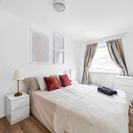 Arte Stays - 3-Bedroom Bright House London, Haggerston, Garden, Parking, 8 Min Walk To Haggerston Station, Weekly Or Monthly Stays, Serviced Accommodation - 7 Guests Extérieur photo