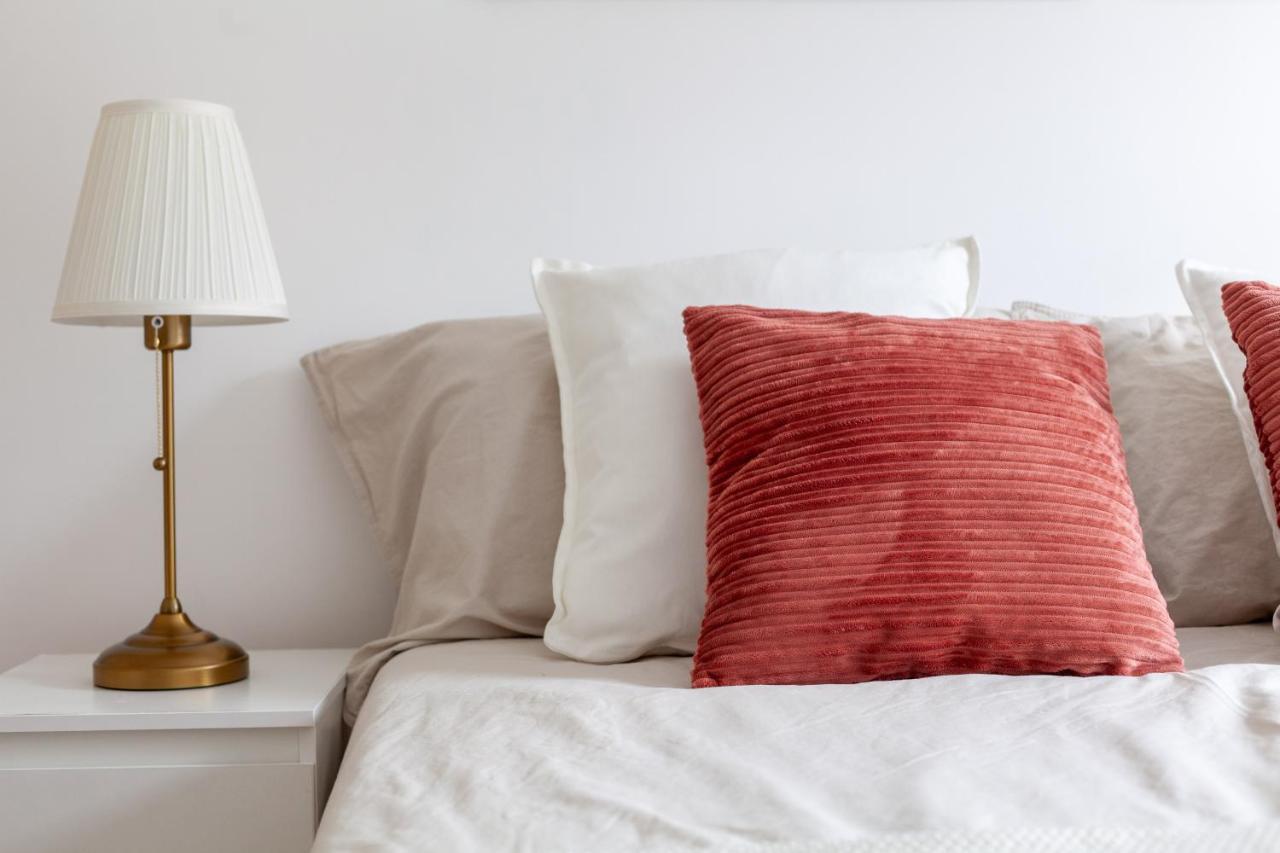 Arte Stays - 3-Bedroom Bright House London, Haggerston, Garden, Parking, 8 Min Walk To Haggerston Station, Weekly Or Monthly Stays, Serviced Accommodation - 7 Guests Extérieur photo