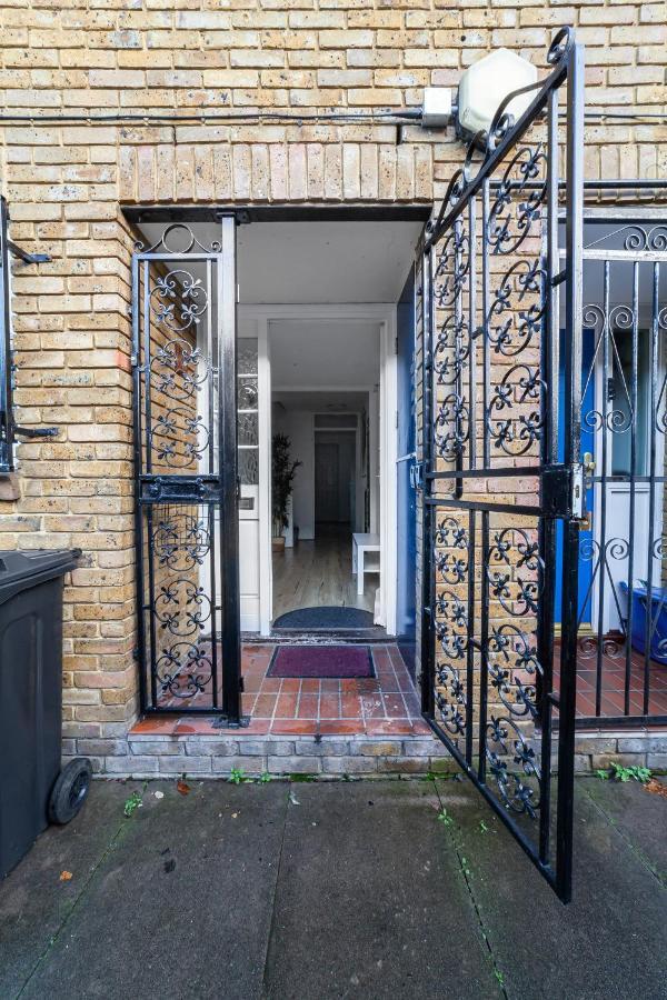 Arte Stays - 3-Bedroom Bright House London, Haggerston, Garden, Parking, 8 Min Walk To Haggerston Station, Weekly Or Monthly Stays, Serviced Accommodation - 7 Guests Extérieur photo